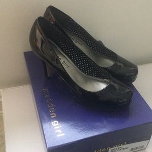 Black patent leather Steve Madden pumps!